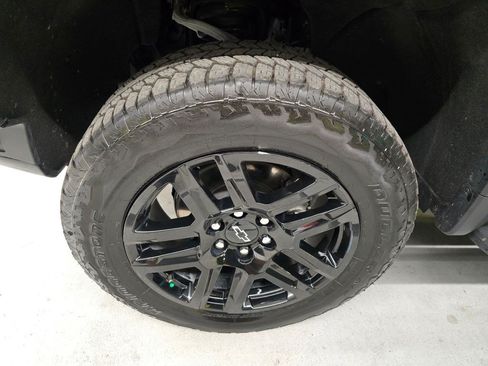 Used 2024 Chevrolet Silverado 1500 ZR2 AWD/4WD image 12