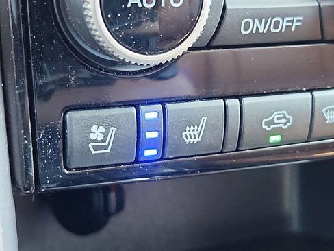 Used 2022 Subaru Ascent Touring AWD/4WD image 28