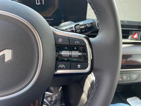 New 2026 Kia Carnival EX FWD image 26