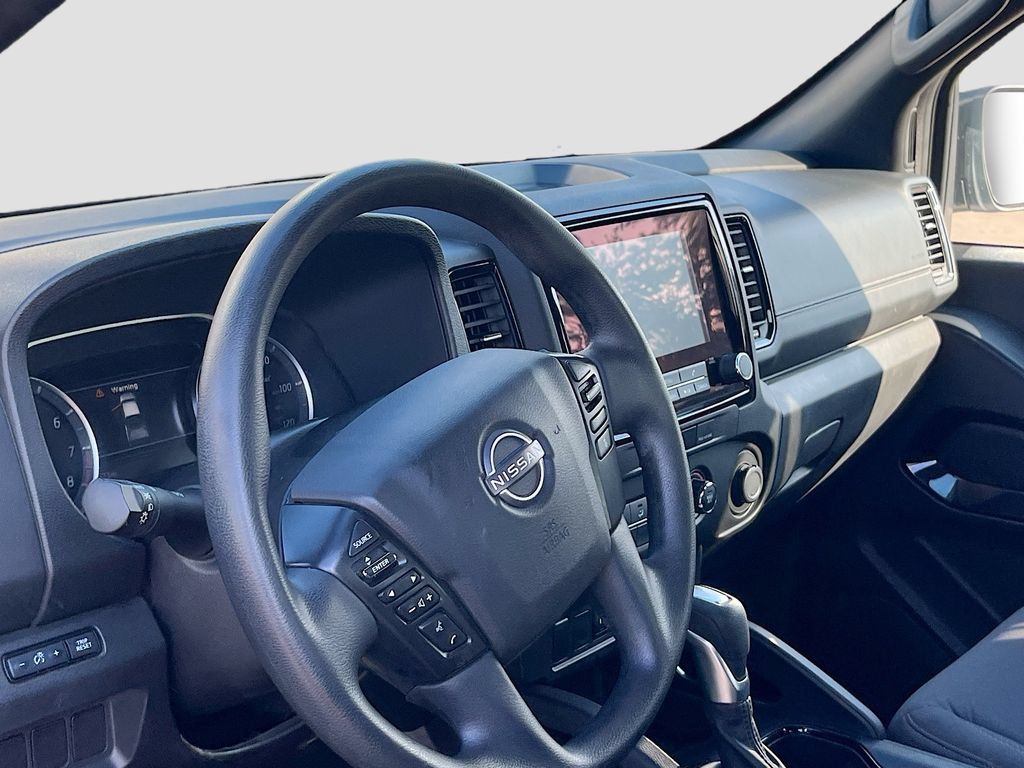 Used 2023 Nissan Frontier SV w/ Midnight Edition Package AWD/4WD image 9