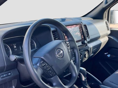 Used 2023 Nissan Frontier SV w/ Midnight Edition Package AWD/4WD image 9