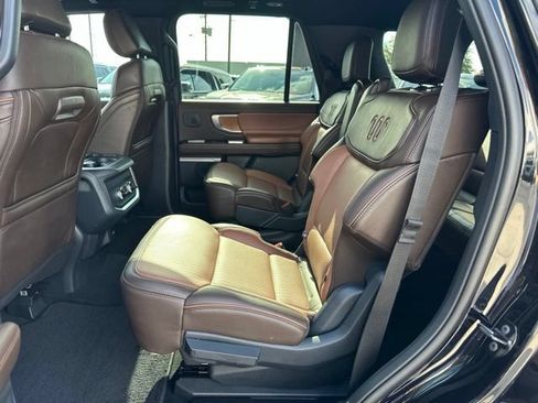 Used 2025 Ford Expedition King Ranch AWD/4WD image 9