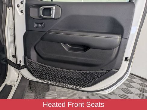 Used 2018 Jeep Wrangler Unlimited Sahara AWD/4WD image 35