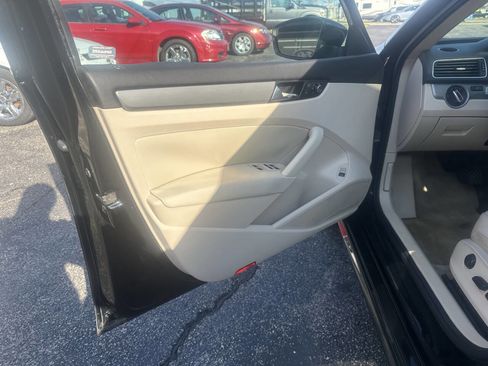 Used 2014 Volkswagen Passat TDI SE image 20