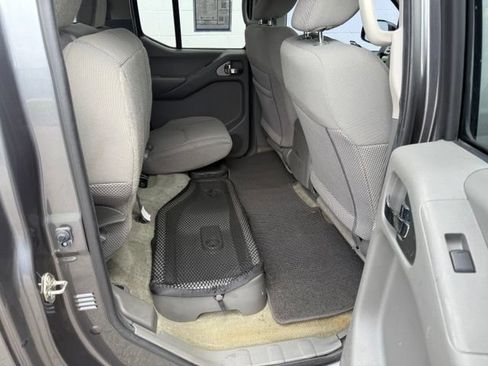 Used 2017 Nissan Frontier SV AWD/4WD image 13