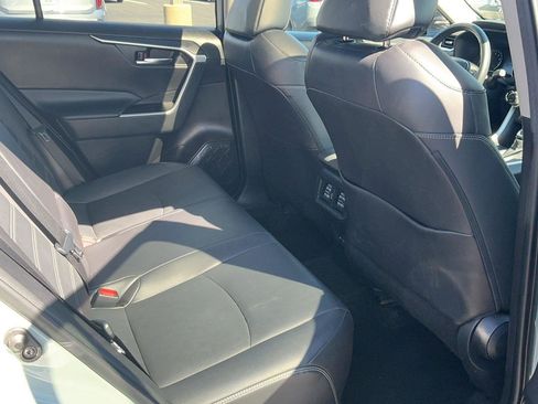 Used 2022 Toyota RAV4 XLE Premium w/ Carpet Mat Package (TMS) image 34