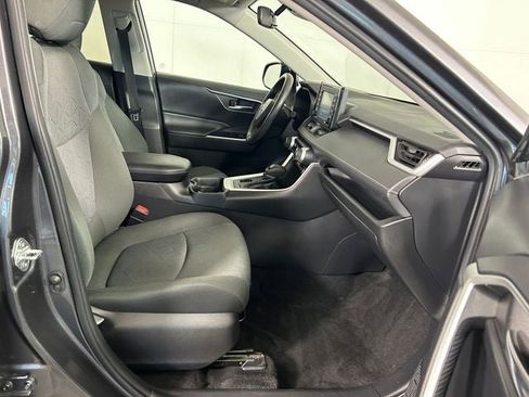 Used 2021 Toyota RAV4 XLE AWD/4WD image 29