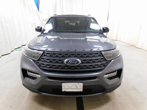 Used 2023 Ford Explorer XLT w/ Equipment Group 202A image 4