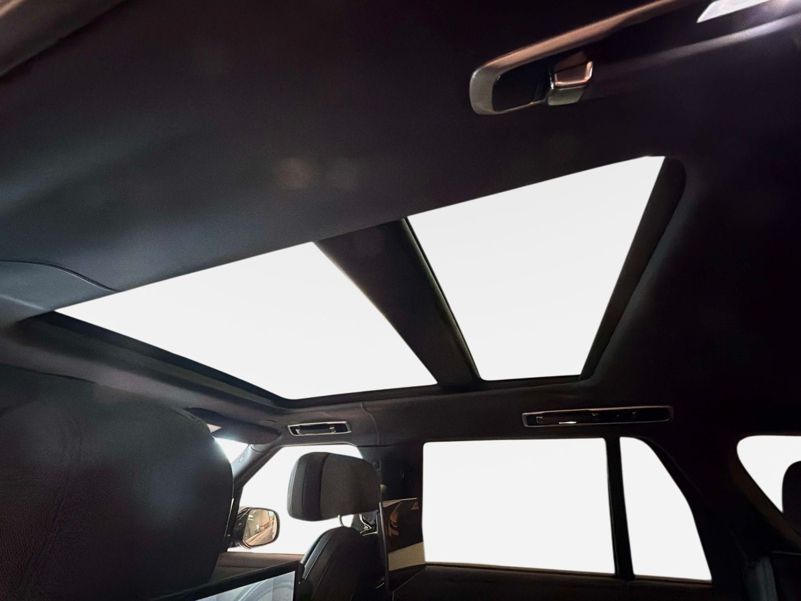 New 2026 Land Rover Range Rover SV AWD/4WD image 20