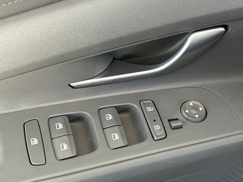 Used 2023 Hyundai Elantra SEL image 13