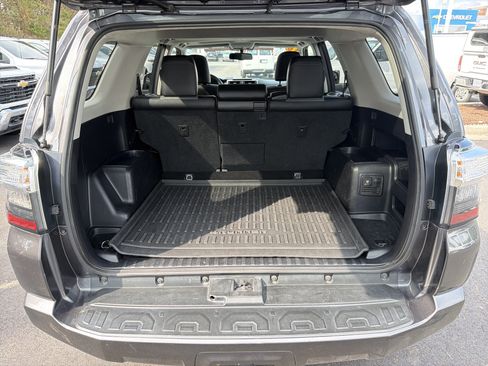 Used 2016 Toyota 4Runner SR5 Premium AWD/4WD image 34