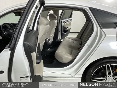 Used 2021 Honda Accord Touring image 12