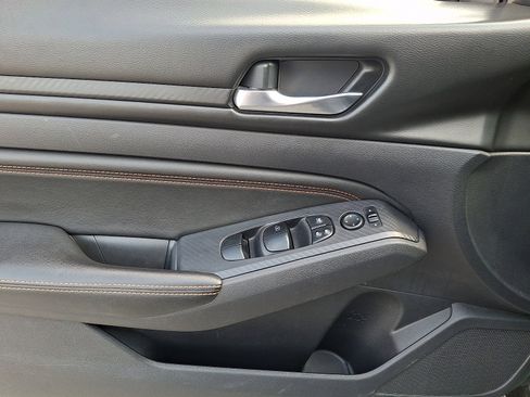 Used 2019 Nissan Altima 2.5 SR image 12