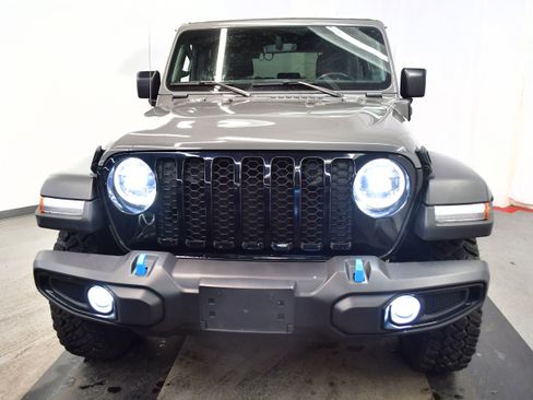 Used 2023 Jeep Wrangler Unlimited w/ Sun & Screen Package image 3