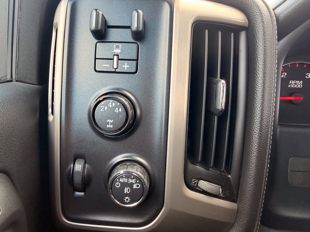 Used 2016 GMC Sierra 2500 Denali w/ Duramax Plus Package AWD/4WD image 36
