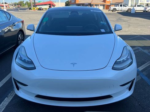 Used 2018 Tesla Model 3 Long Range RWD image 2