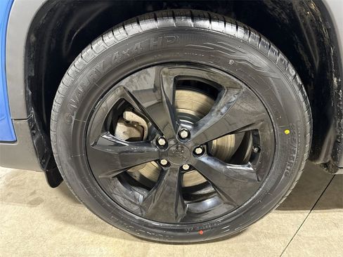 Used 2020 Jeep Cherokee Altitude image 26