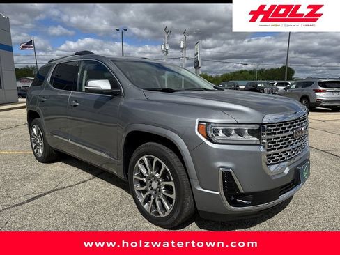 Used 2023 GMC Acadia Denali w/ Denali Ultimate Package AWD/4WD image 9