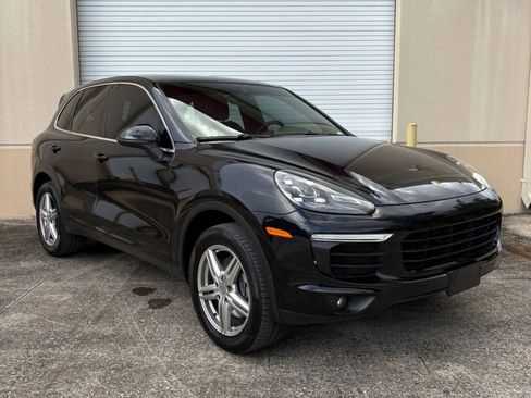 Used 2016 Porsche Cayenne AWD/4WD image 1