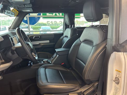 Used 2023 Ford Bronco Badlands image 16