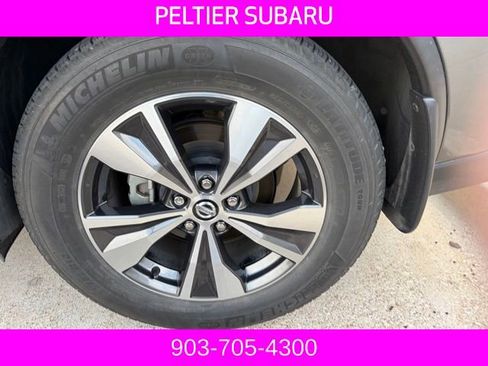 Used 2022 Nissan Murano S image 4