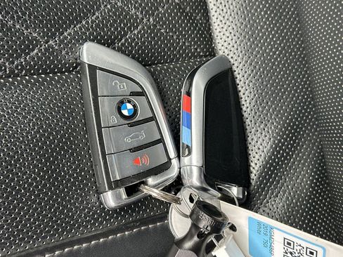 Used 2019 BMW 750i w/ Executive Package image 24