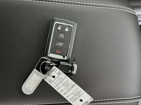 New 2025 Jeep Grand Cherokee Altitude image 20