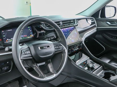 Used 2023 Jeep Grand Cherokee 4WD 4xe image 24