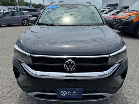 Certified 2023 Volkswagen Taos SE w/ Panoramic Sunroof Package FWD image 2