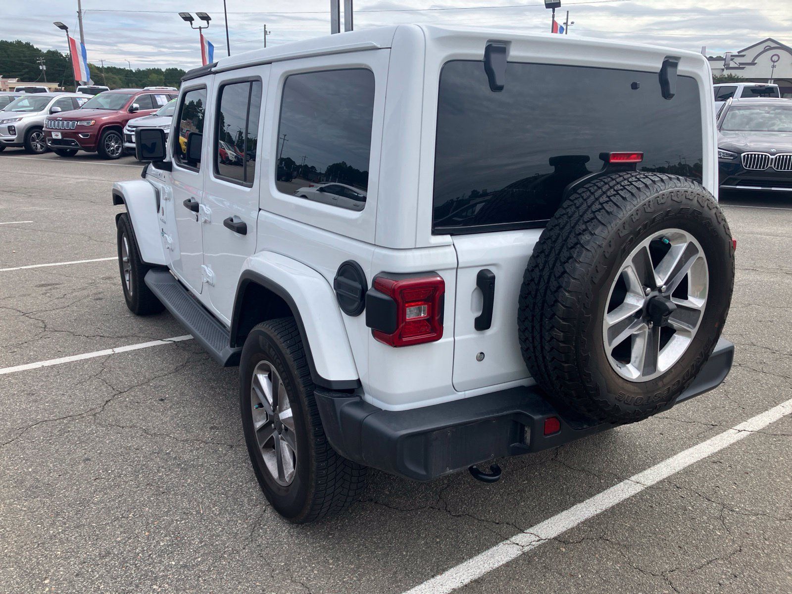 Used 2020 Jeep Wrangler Unlimited Sahara w/ Dual Top Group AWD/4WD image 3