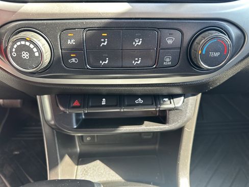 Used 2017 Chevrolet Colorado LT w/ LT Convenience Package RWD image 15