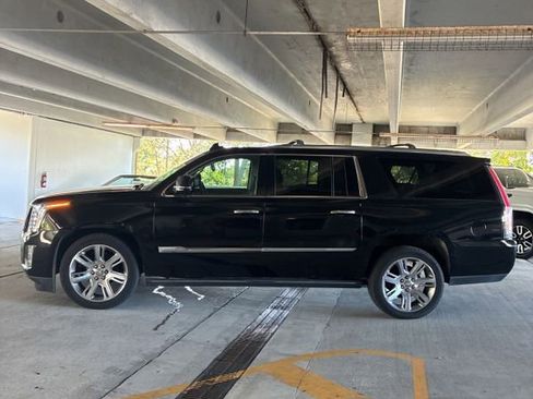 Used 2015 Cadillac Escalade ESV Premium image 4