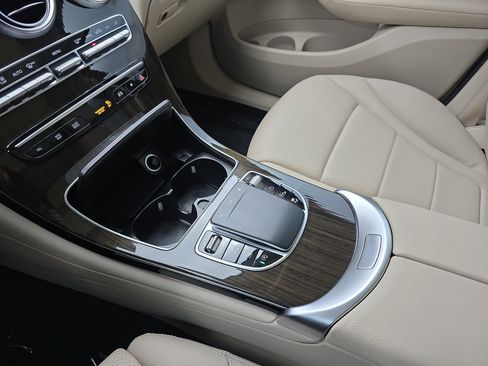 Certified 2021 Mercedes-Benz GLC 300 w/ Premium Package image 25