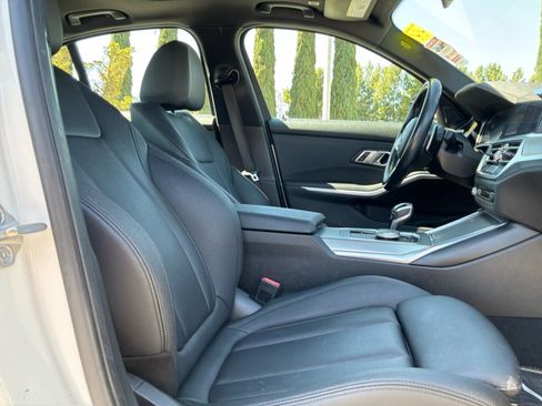 Used 2020 BMW 330i Sedan w/ M Sport Package RWD image 21