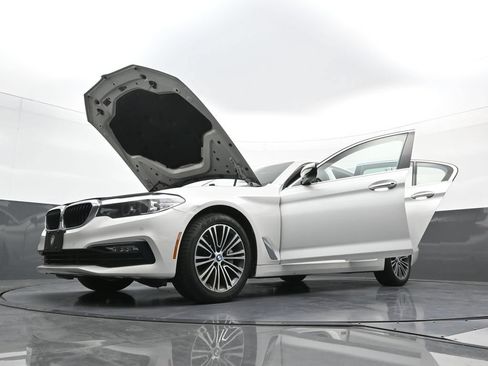 Used 2018 BMW 530i xDrive AWD/4WD image 39