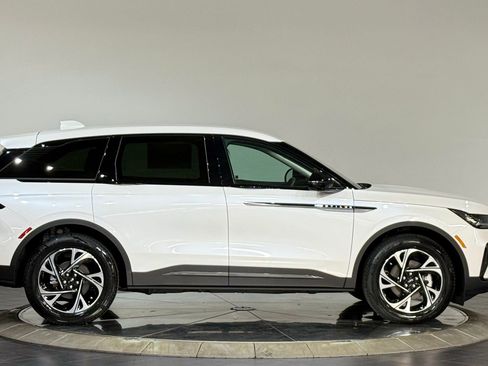 New 2026 Lincoln Nautilus Premier w/ Jet Appearance Package AWD/4WD image 10