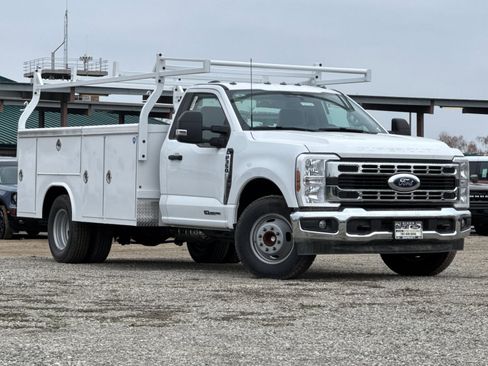 New 2025 Ford F350 XL w/ XL Chrome Package image 2