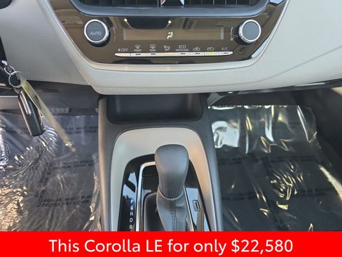 Used 2025 Toyota Corolla LE FWD image 30