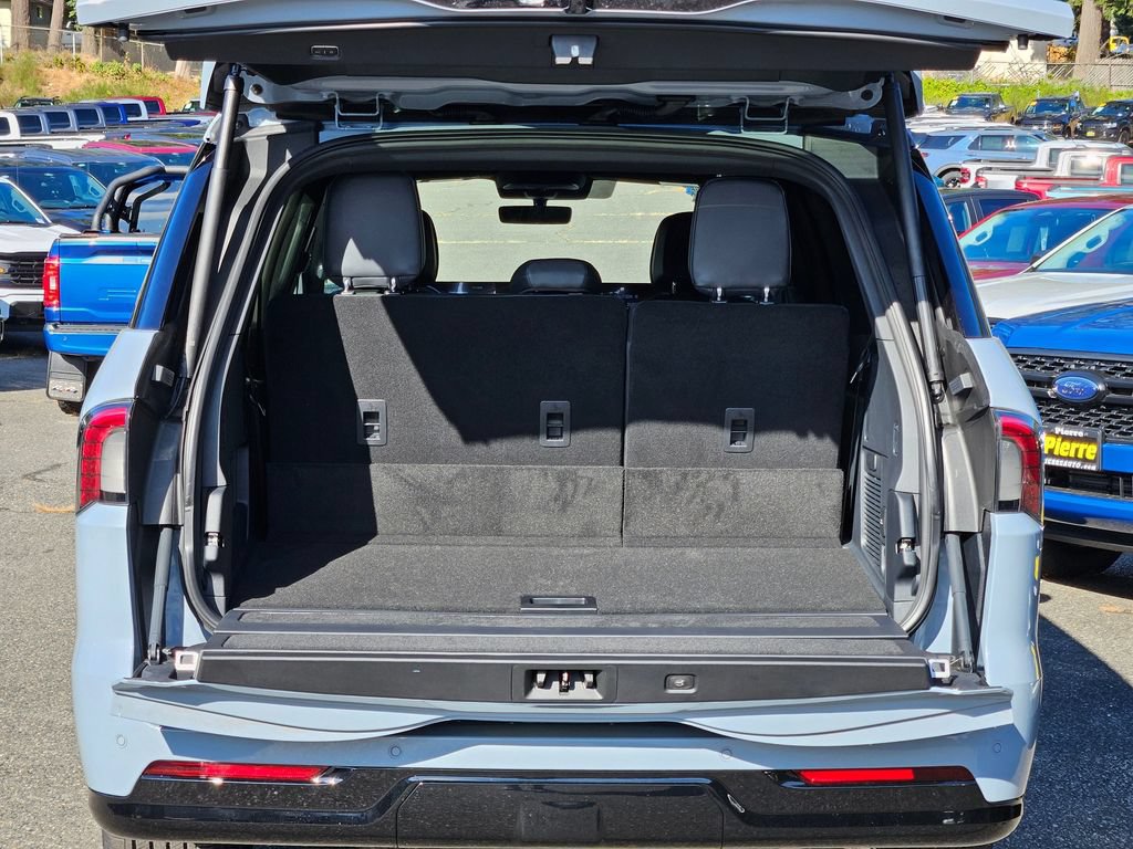 New 2027 Lincoln Navigator Reserve w/ Jet Appearance Package AWD/4WD image 11