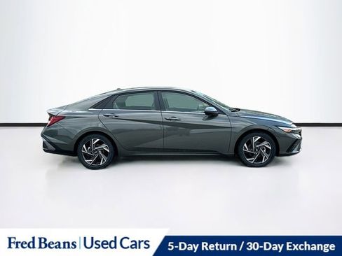 Used 2024 Hyundai Elantra SEL w/ Convenience Package image 8