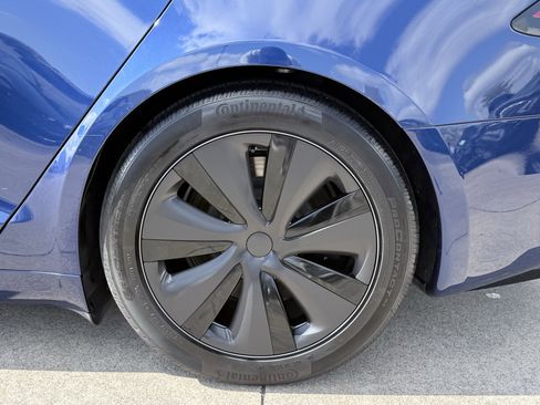 Used 2024 Tesla Model S AWD/4WD image 14