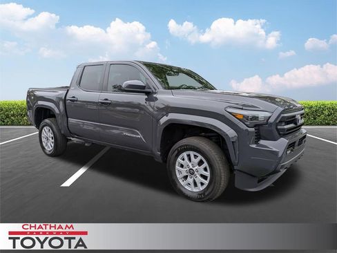 Used 2025 Toyota Tacoma SR5 image 1