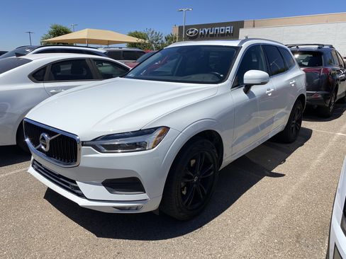 Used 2021 Volvo XC60 T5 Momentum FWD image 4