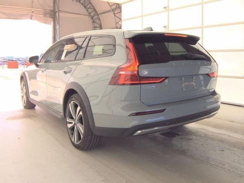 Certified 2025 Volvo V60 B5 Cross Country Plus image 3