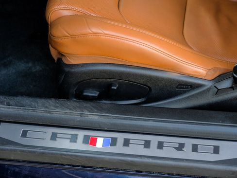 Used 2016 Chevrolet Camaro LT RWD image 34