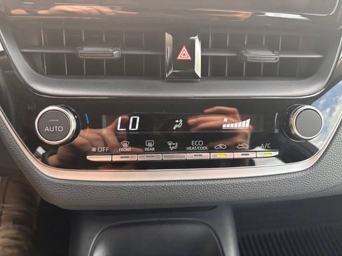 Used 2024 Toyota Corolla LE FWD image 17