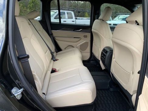 New 2024 Jeep Grand Cherokee Limited AWD/4WD image 36