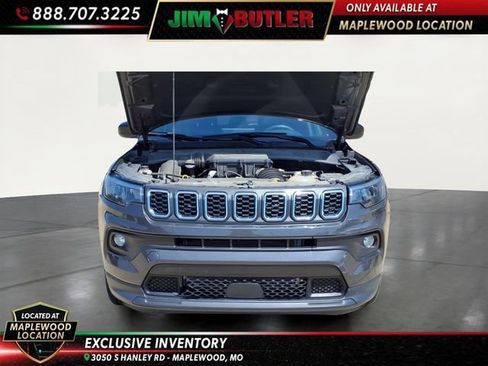 Used 2024 Jeep Compass Latitude AWD/4WD image 23