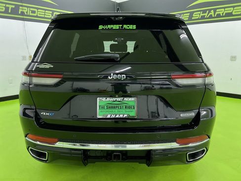 Used 2023 Jeep Grand Cherokee Overland w/ Advanced Protech Group III AWD/4WD image 8