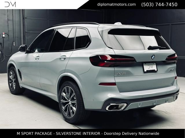 Used 2026 BMW X5 xDrive40i w/ M Sport Package AWD/4WD image 5